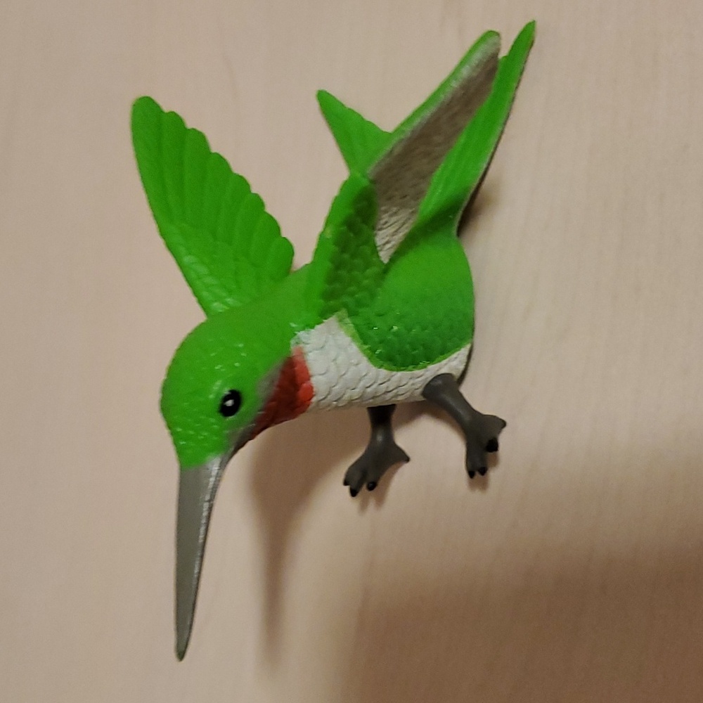 Archie McPhee Hummingbird Finger Puppet Scooter